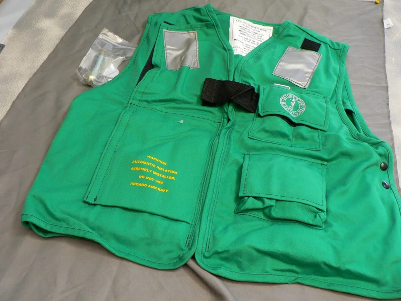ミリタリーショップ 南国百貨店.COM|沖縄 LIFE PRESERVER VEST FLIGHT DECK -L- 新 記録写真2