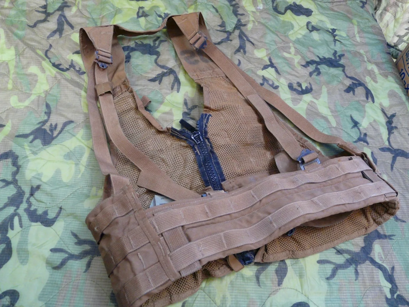 ミリタリーショップ 南国百貨店.COM|沖縄 SDS ZIPPERED FLC VEST コヨーテベスト [L-204] 記録写真5