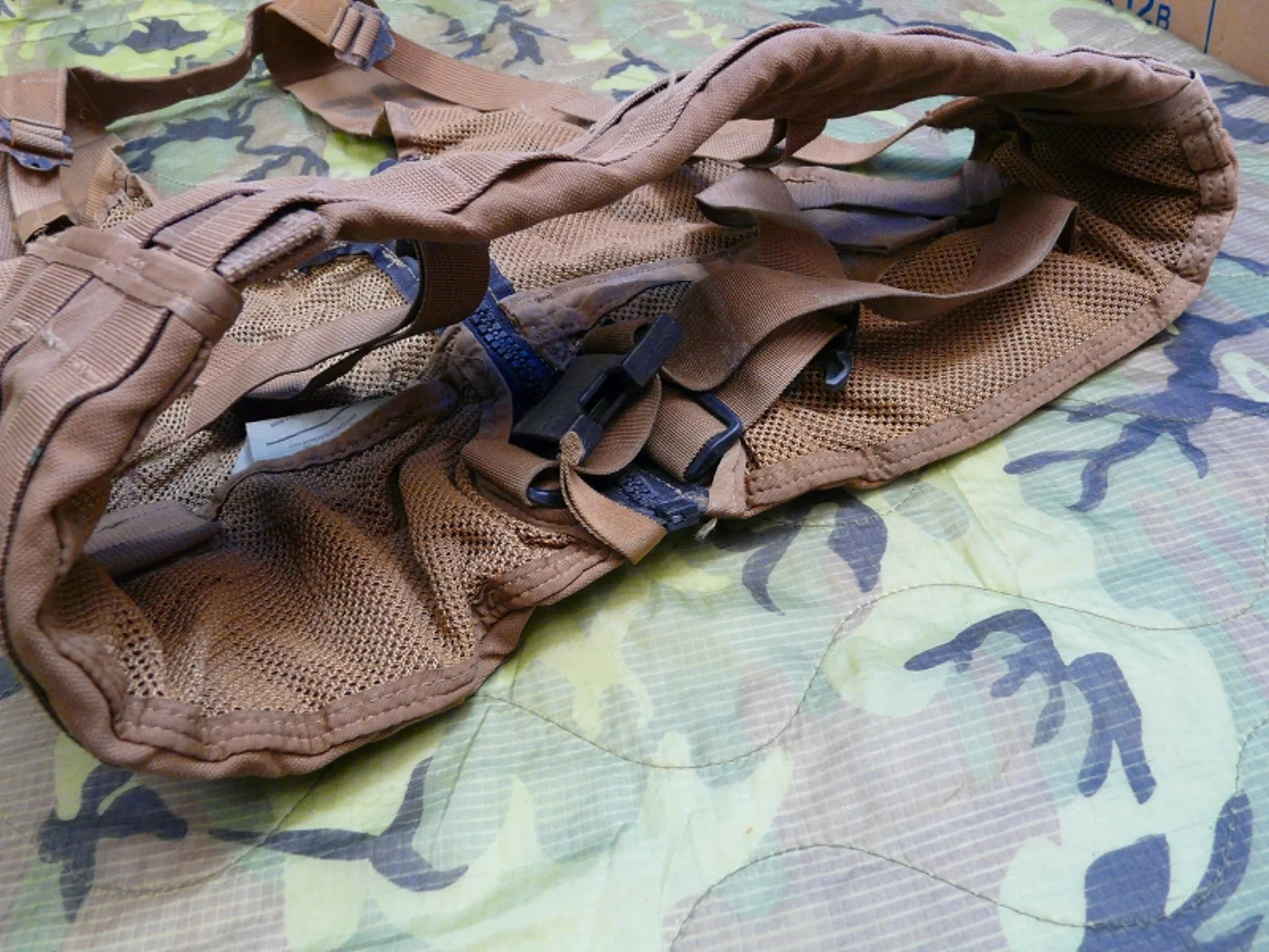 ミリタリーショップ 南国百貨店.COM|沖縄 SDS ZIPPERED FLC VEST コヨーテベスト [L-204] 記録写真6