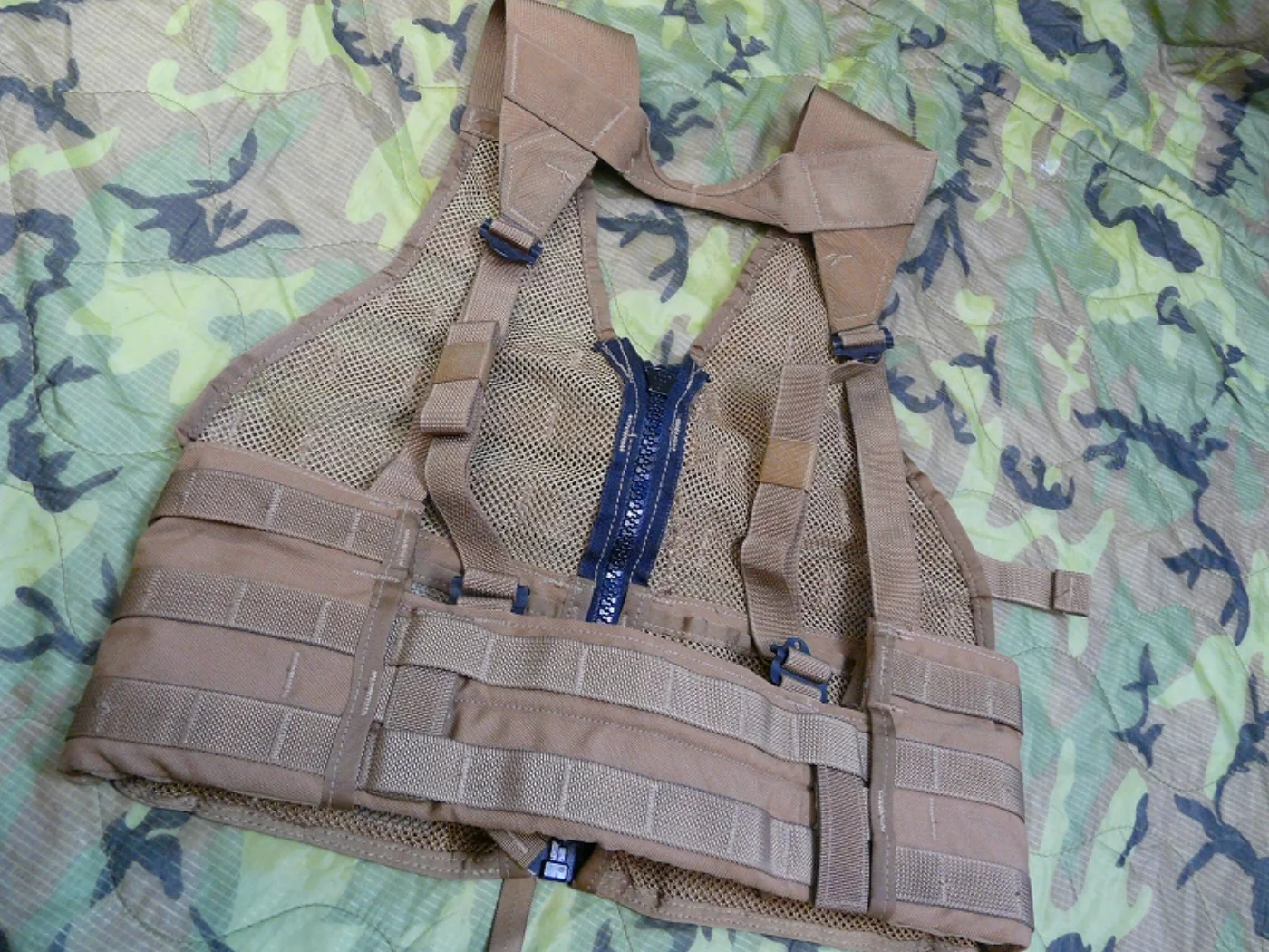 ミリタリーショップ 南国百貨店.COM|沖縄 SDS ZIPPERED FLC VEST コヨーテベスト [L-205] 記録写真7