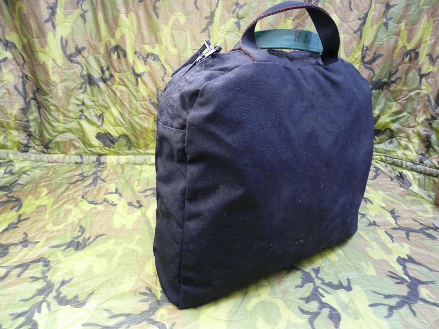 ミリタリーショップ 南国百貨店.COM|沖縄 CVC ヘルメットバッグ 黒 [A-494] - CVC ヘルメットバッグ 記録写真2
