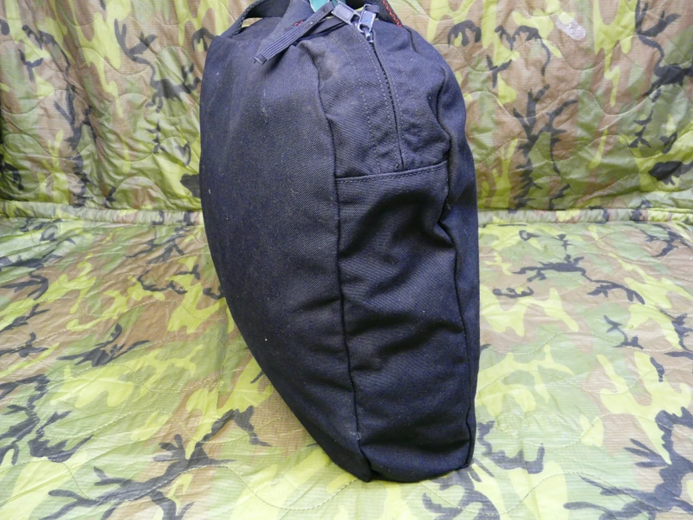 ミリタリーショップ 南国百貨店.COM|沖縄 CVC ヘルメットバッグ 黒 [A-494] - CVC ヘルメットバッグ 記録写真3