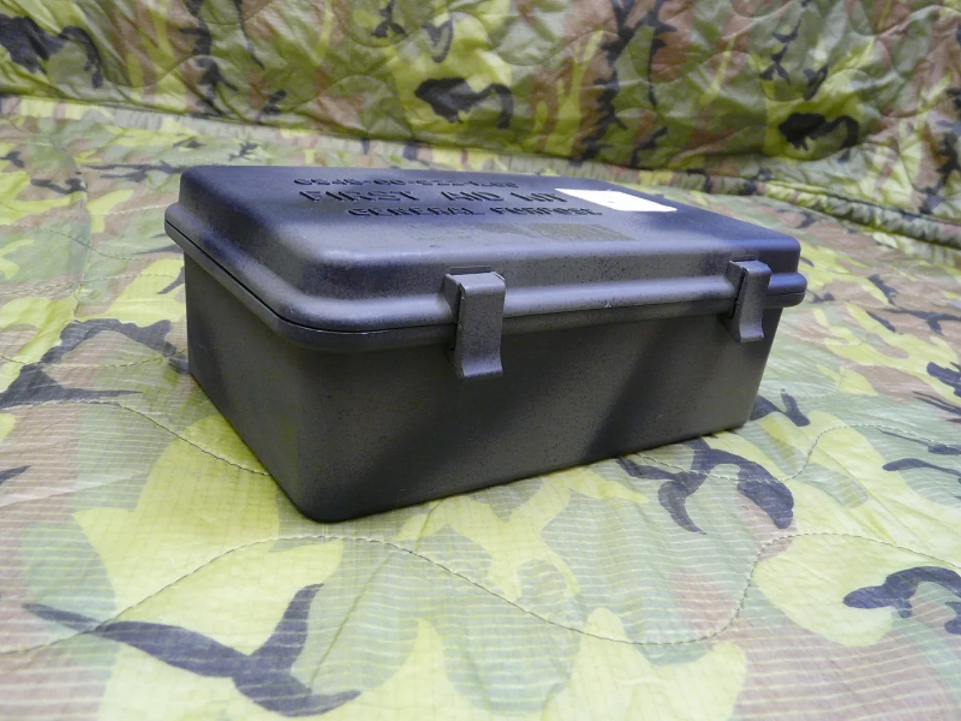 ミリタリーショップ 南国百貨店.COM|沖縄 FIRST AID KIT 空箱 [D-1297] - FIRST AID 記録写真2