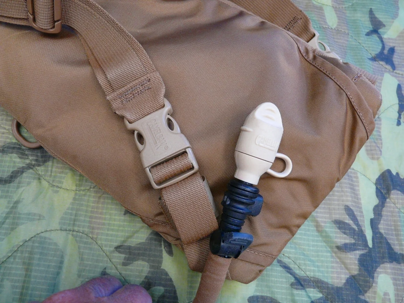 ミリタリーショップ 南国百貨店.COM|沖縄 CAMELBAK コヨーテ 3L [X-296] - CAMELBAK コ 記録写真4