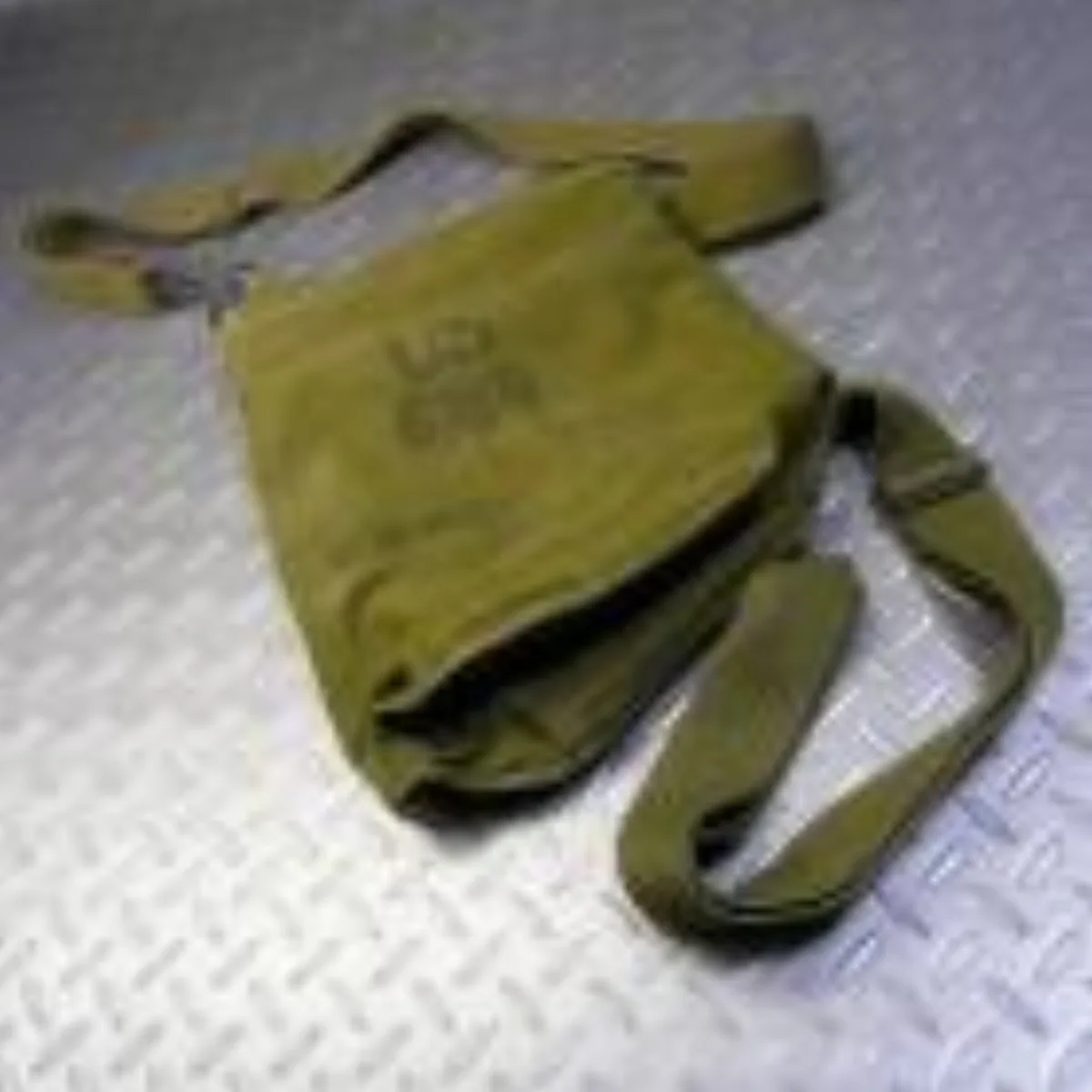ミリタリーショップ 南国百貨店.COM|沖縄 ケミカルバッグ [F-562] - ケミカルバッグ米軍放出品かっこよく、通 記録写真1