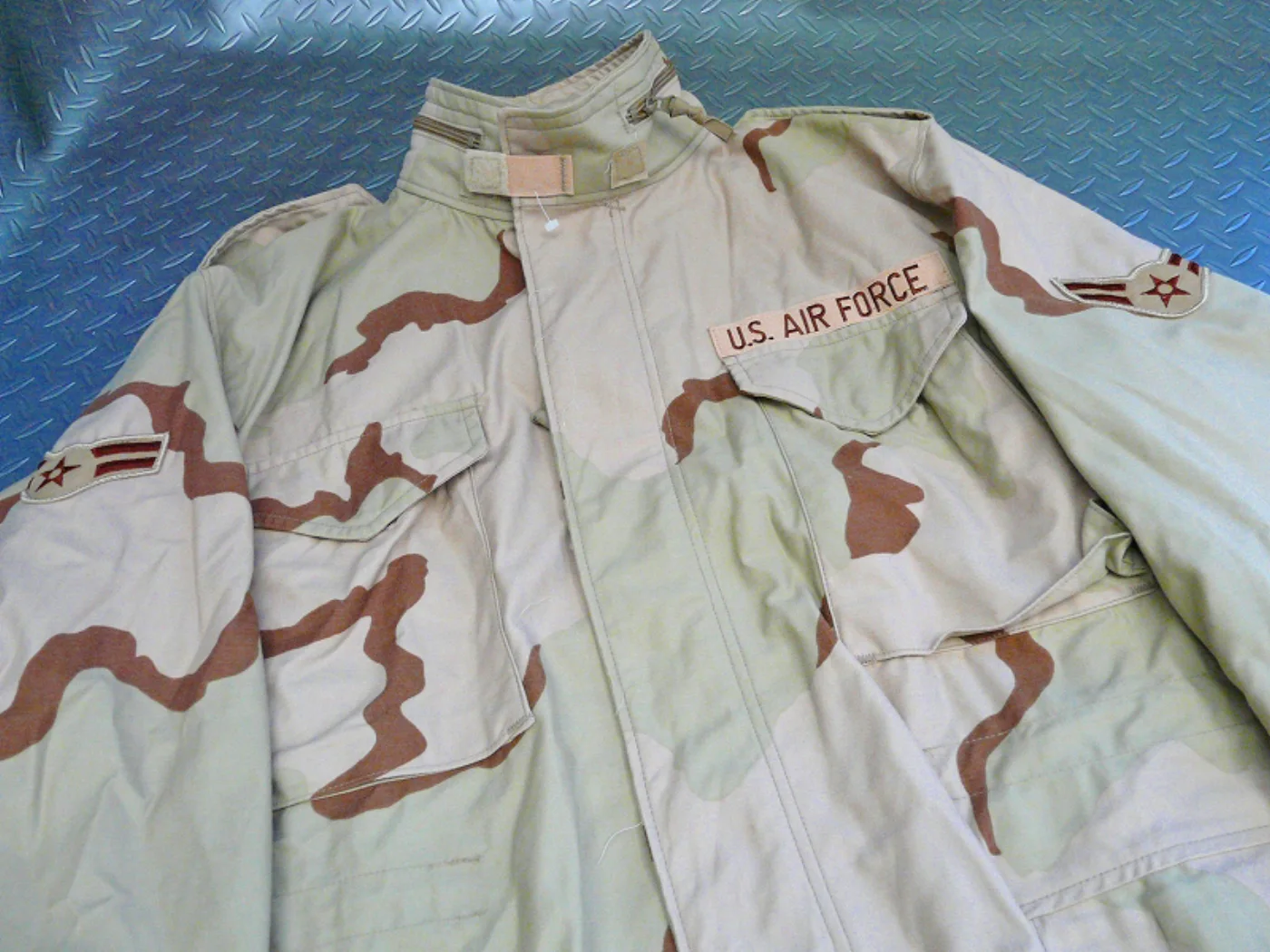 ミリタリーショップ 南国百貨店.COM|沖縄 U.S.AIR FORCE M65ジャケット 3Cデザート L-S 新品 記録写真4