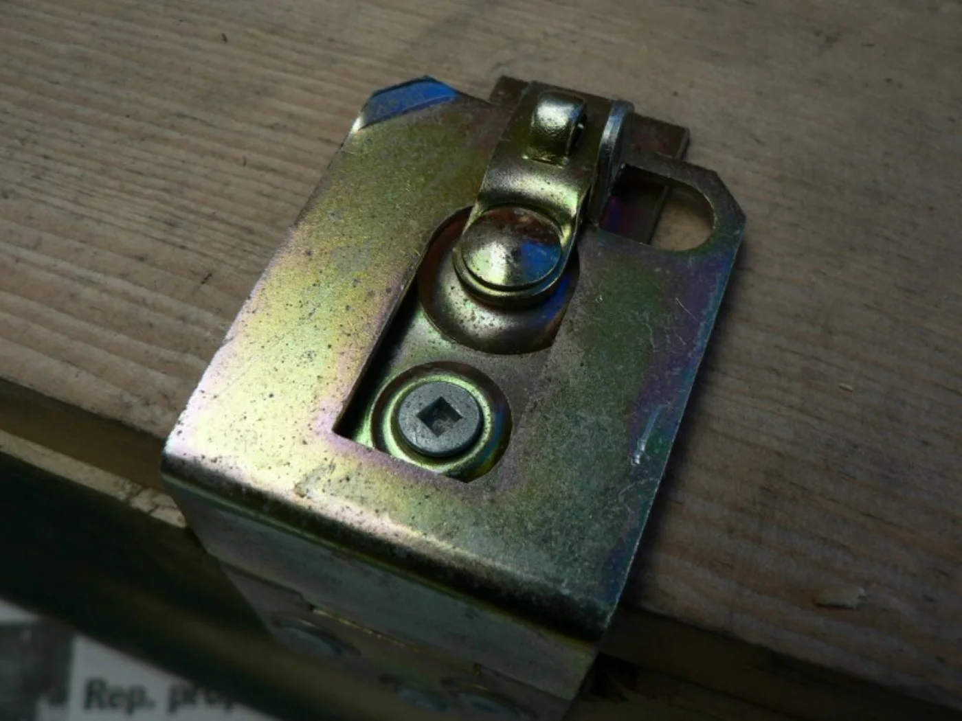 ミリタリーショップ 南国百貨店.COM|沖縄 弾薬箱 ROCKET 木箱 [B-427] - 木製弾薬箱表面のステンシル 記録写真7