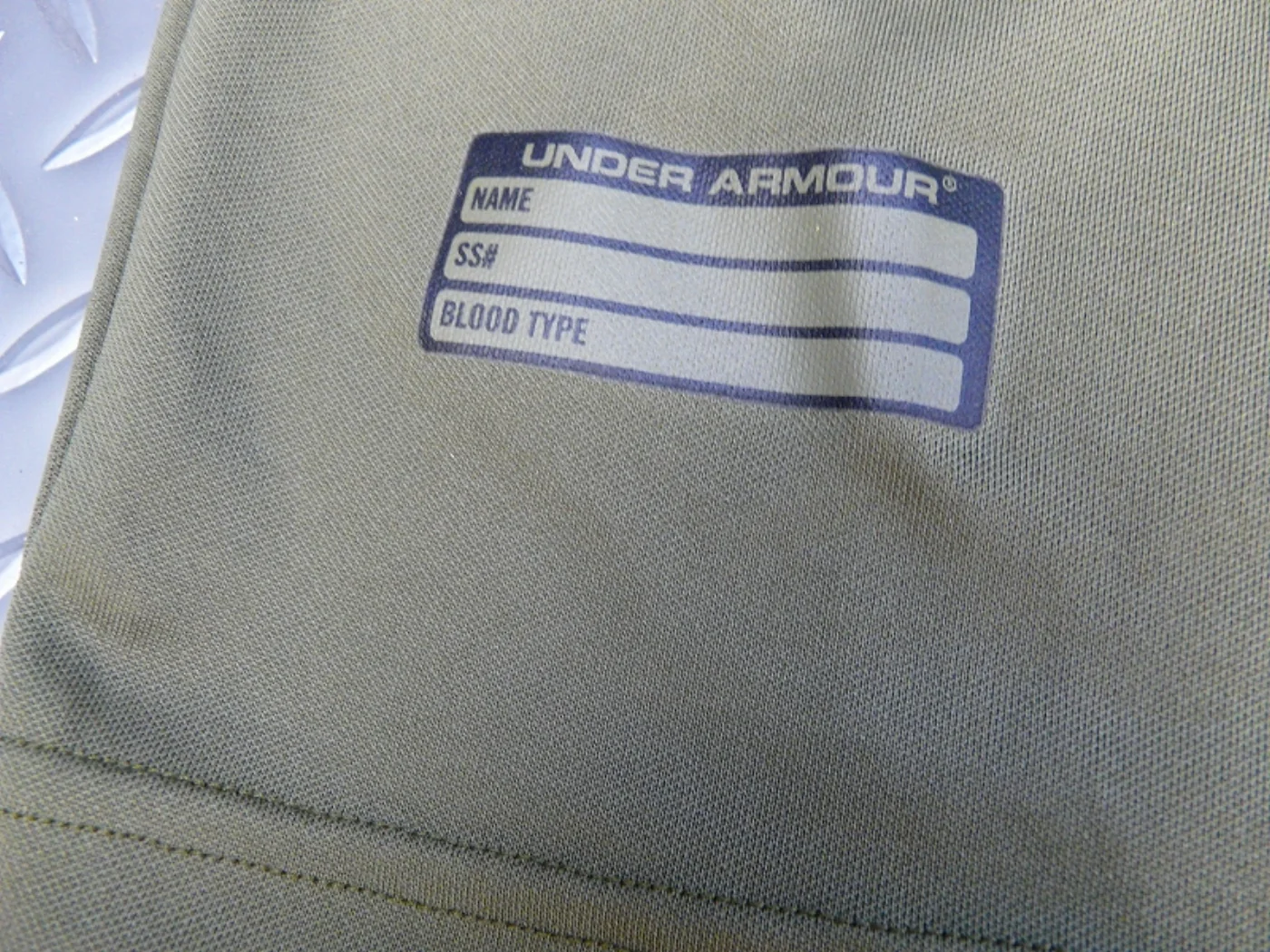 ミリタリーショップ 南国百貨店.COM|沖縄 UNDER ARMOUR USMC Tシャツ -M- [G-790] - 記録写真6