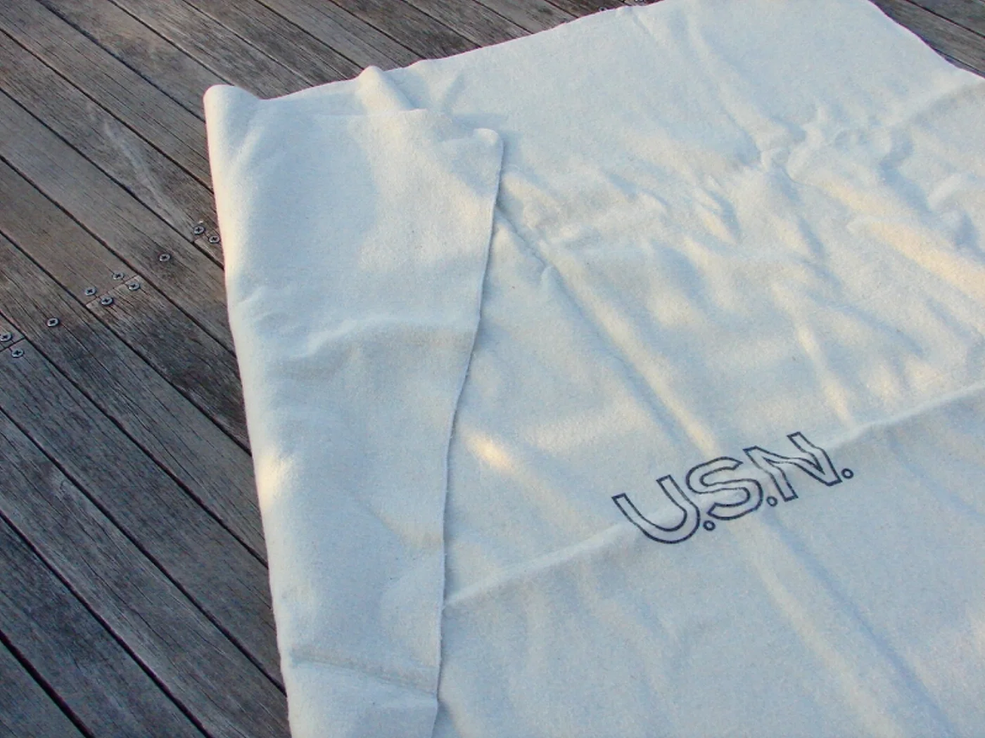 ミリタリーショップ 南国百貨店.COM|沖縄 U.S.N. 海軍用毛布 極上品 [FK-169] - U.S.N. 海軍 記録写真7