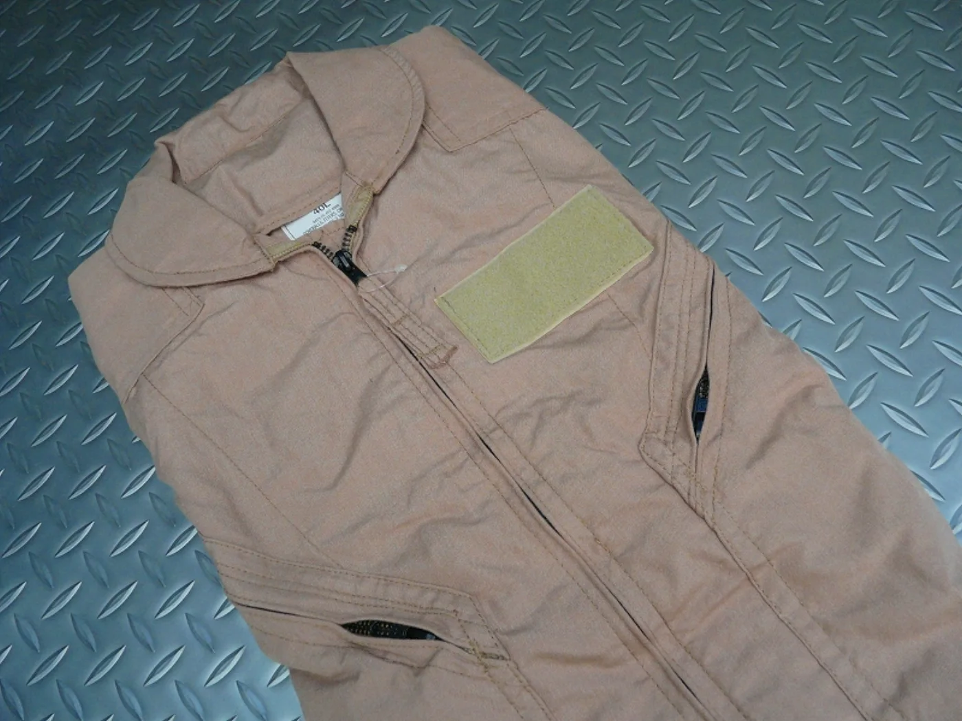 ミリタリーショップ 南国百貨店.COM|沖縄 フライトスーツ CWU-27/P 40L TAN デッドストック [J-3 記録写真4