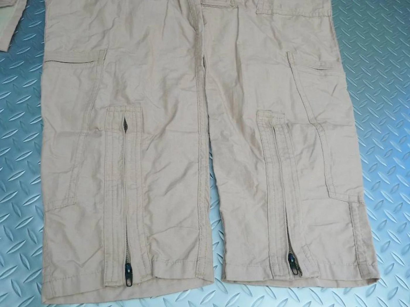 ミリタリーショップ 南国百貨店.COM|沖縄 フライトスーツ CWU-27/P 40L TAN デッドストック [J-3 記録写真7