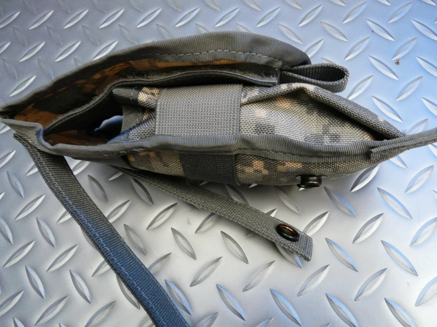 ミリタリーショップ 南国百貨店.COM|沖縄 ACU MOLLE II M-4 DOUBLE MAG POUCH 新品 記録写真3