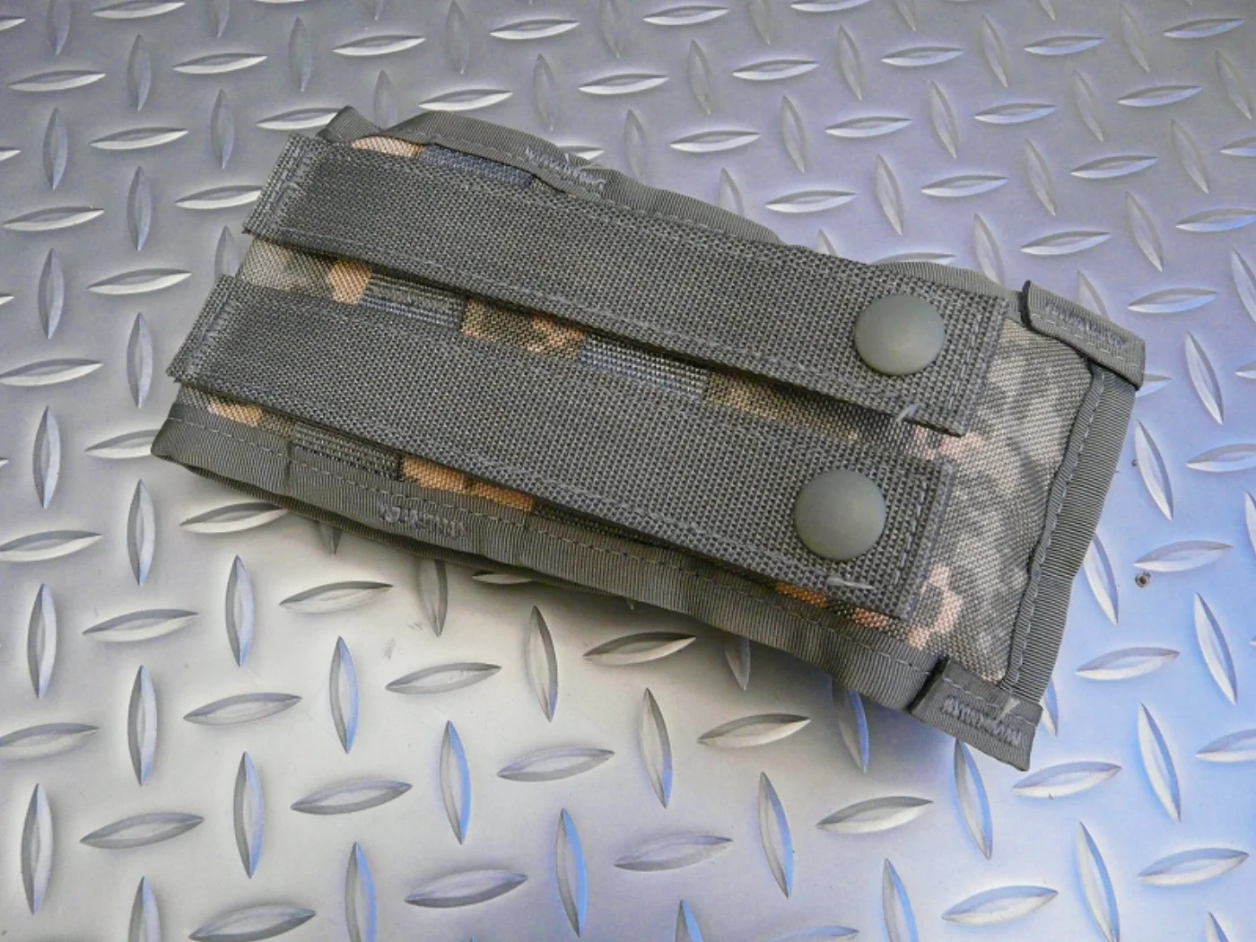 ミリタリーショップ 南国百貨店.COM|沖縄 ACU MOLLE II M-4 DOUBLE MAG POUCH 新品 記録写真4