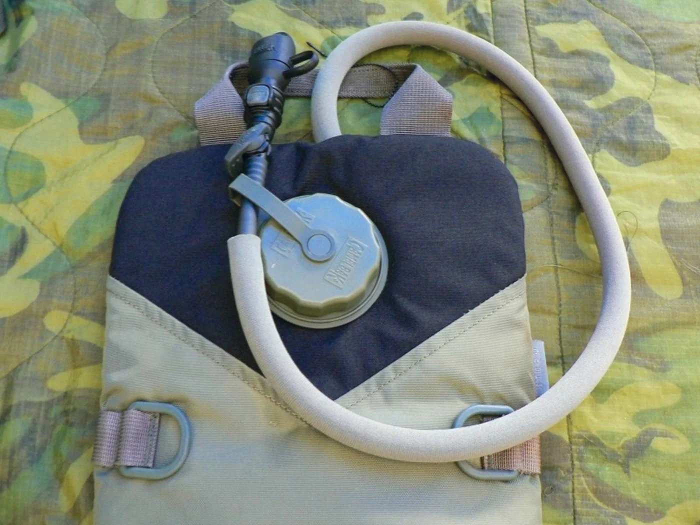 ミリタリーショップ 南国百貨店.COM|沖縄 CAMELBAK ACU ３L [X-230] - CAMELBAK AC 記録写真3