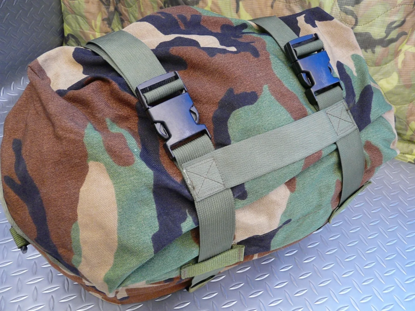 ミリタリーショップ 南国百貨店.COM|沖縄 MOLLE CARRIER SLEEP SYSTEM 寝袋収納バッグ [A 記録写真5