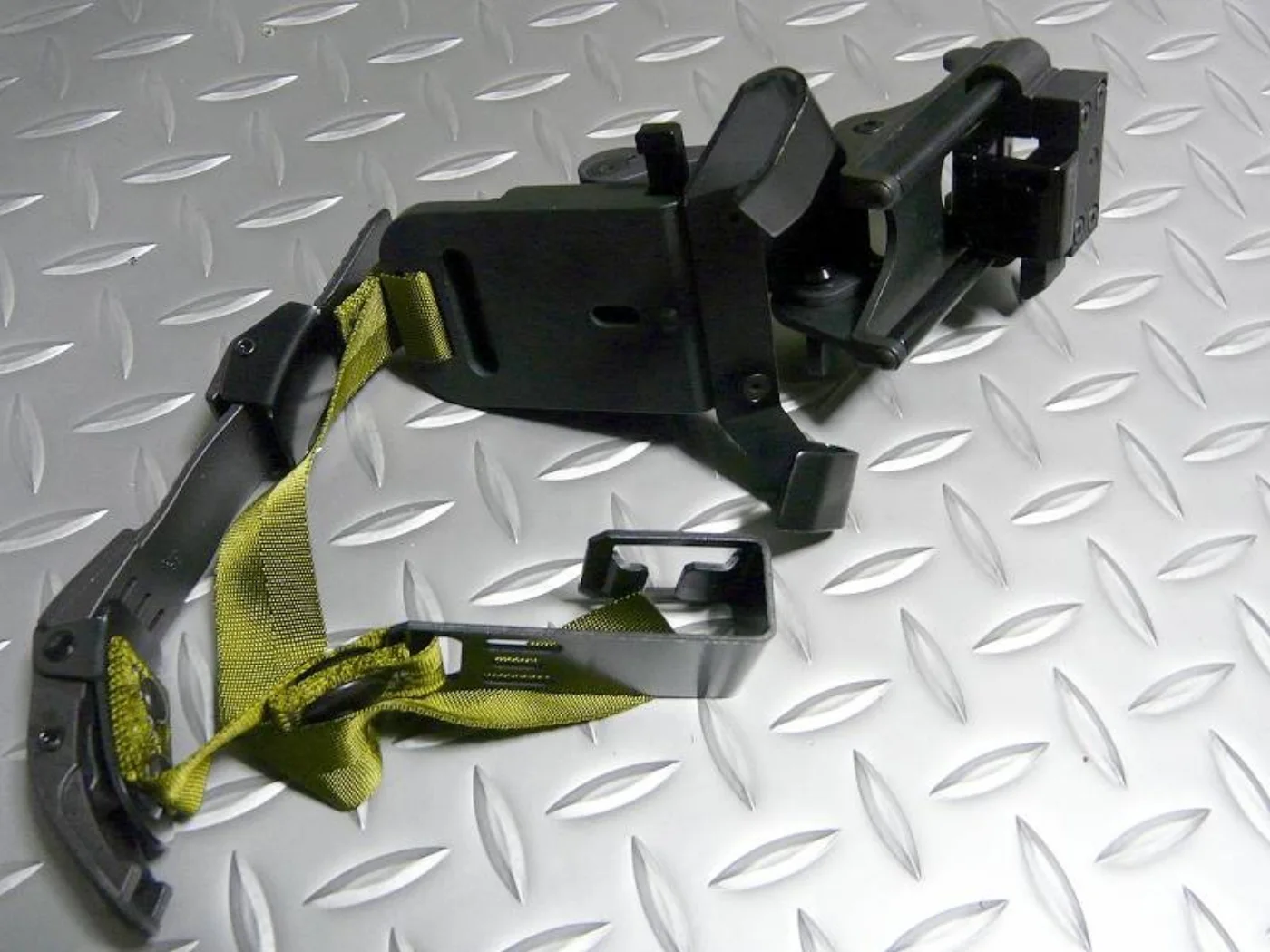 ミリタリーショップ 南国百貨店.COM|沖縄 ナイトビジョンマウント ミッチヘルメット用マウント 新品同様セット [D- 記録写真4