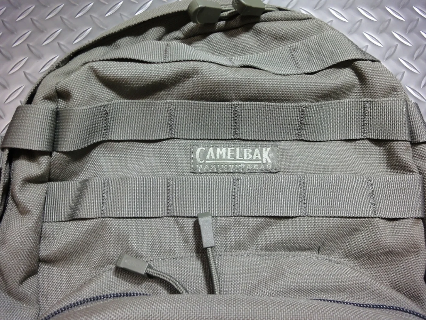 ミリタリーショップ 南国百貨店.COM|沖縄 CAMELBAK MOLLE ACUカラー 新品 [Q-276] - CA 記録写真4