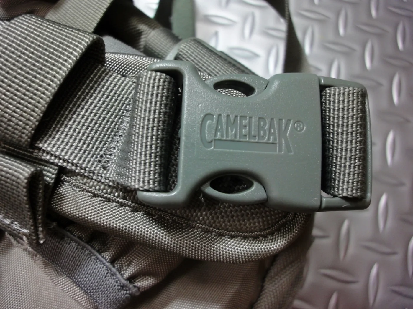 ミリタリーショップ 南国百貨店.COM|沖縄 CAMELBAK MOLLE ACUカラー 新品 [Q-276] - CA 記録写真8