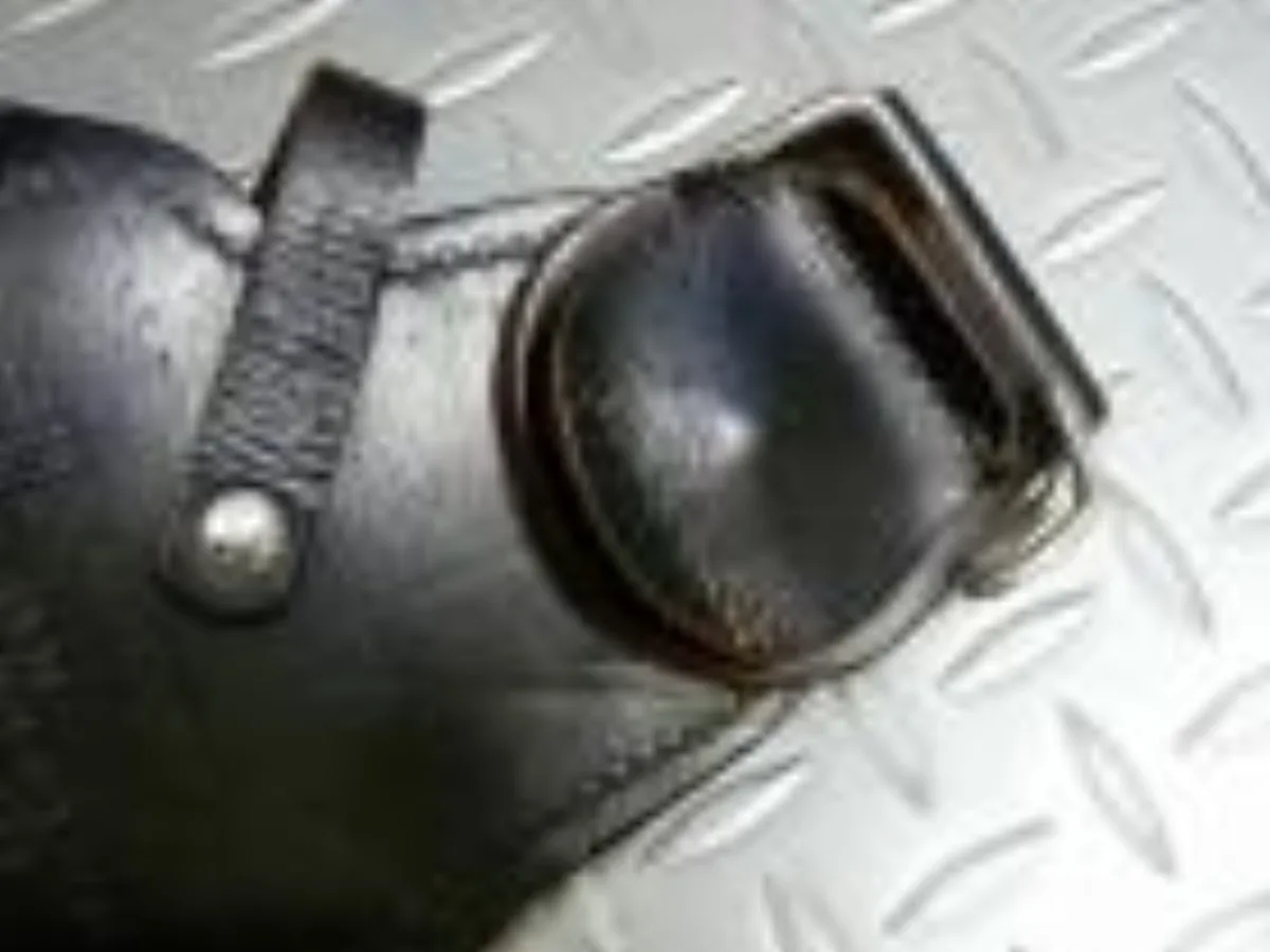 ミリタリーショップ 南国百貨店.COM|沖縄 ホルスター 革製（黒） [Z D-1371] - ホルスター 革製（黒） 記録写真1