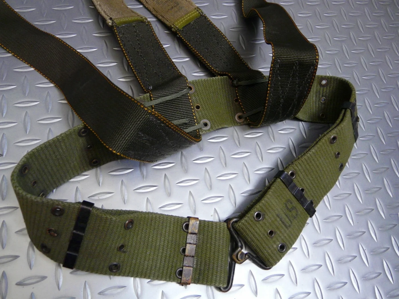 ミリタリーショップ 南国百貨店.COM|沖縄 ナム戦ピストルベルト（三穴） ショルダー付き [E-1070] - ナム戦 記録写真4