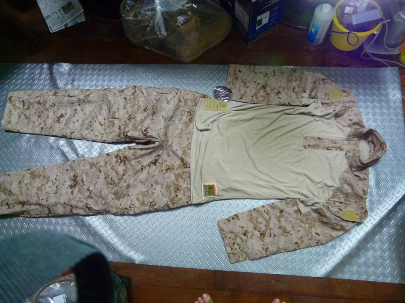 ミリタリーショップ 南国百貨店.COM|沖縄 USMC 新型戦闘服 コンバットシャツ 上下セット M-R 新品＋良品 [ 記録写真3