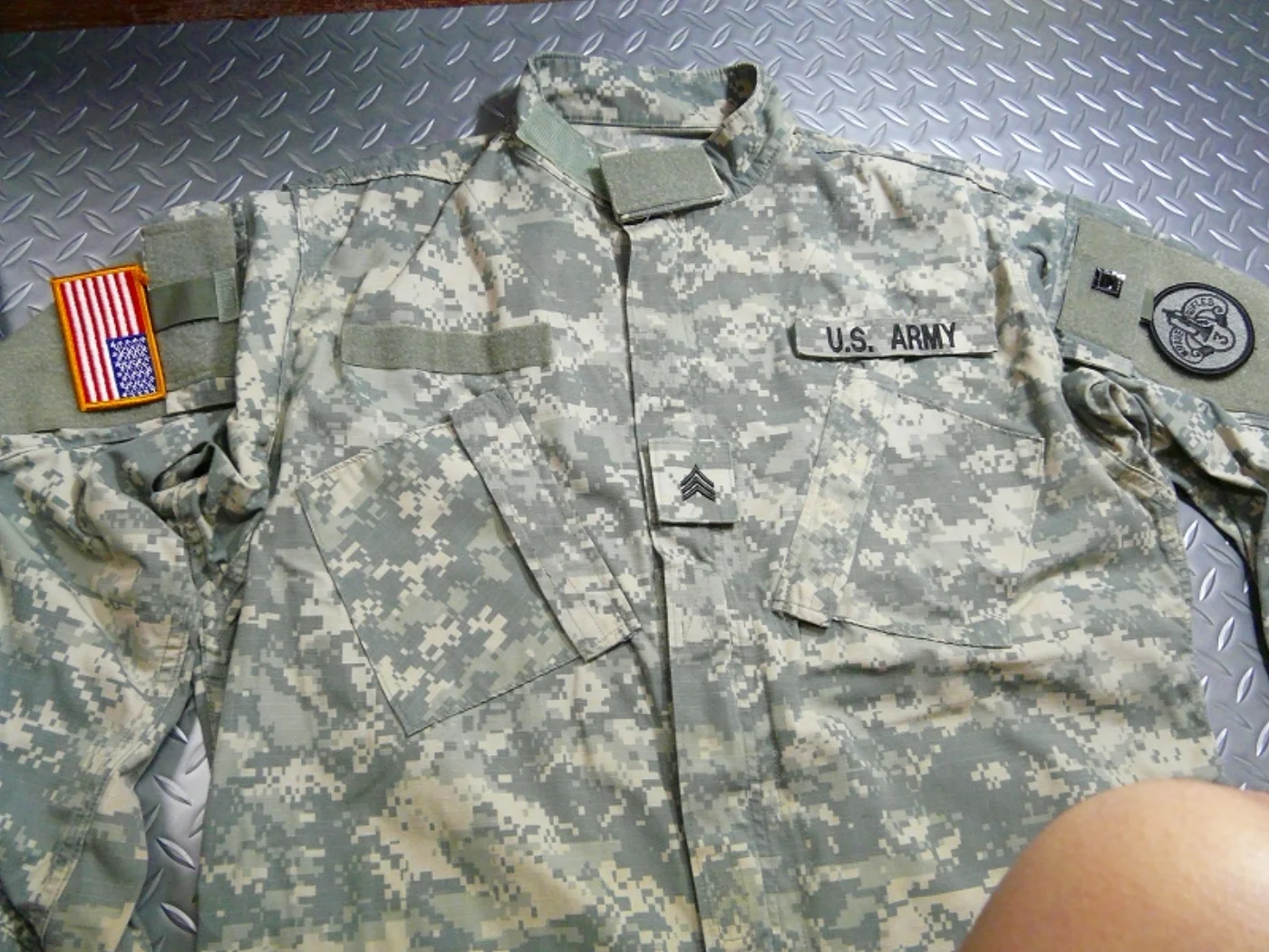 ミリタリーショップ 南国百貨店.COM|沖縄 ACU ARMY新型ジャケット＆パンツセット M-S パッチ付き [Q-4 記録写真7