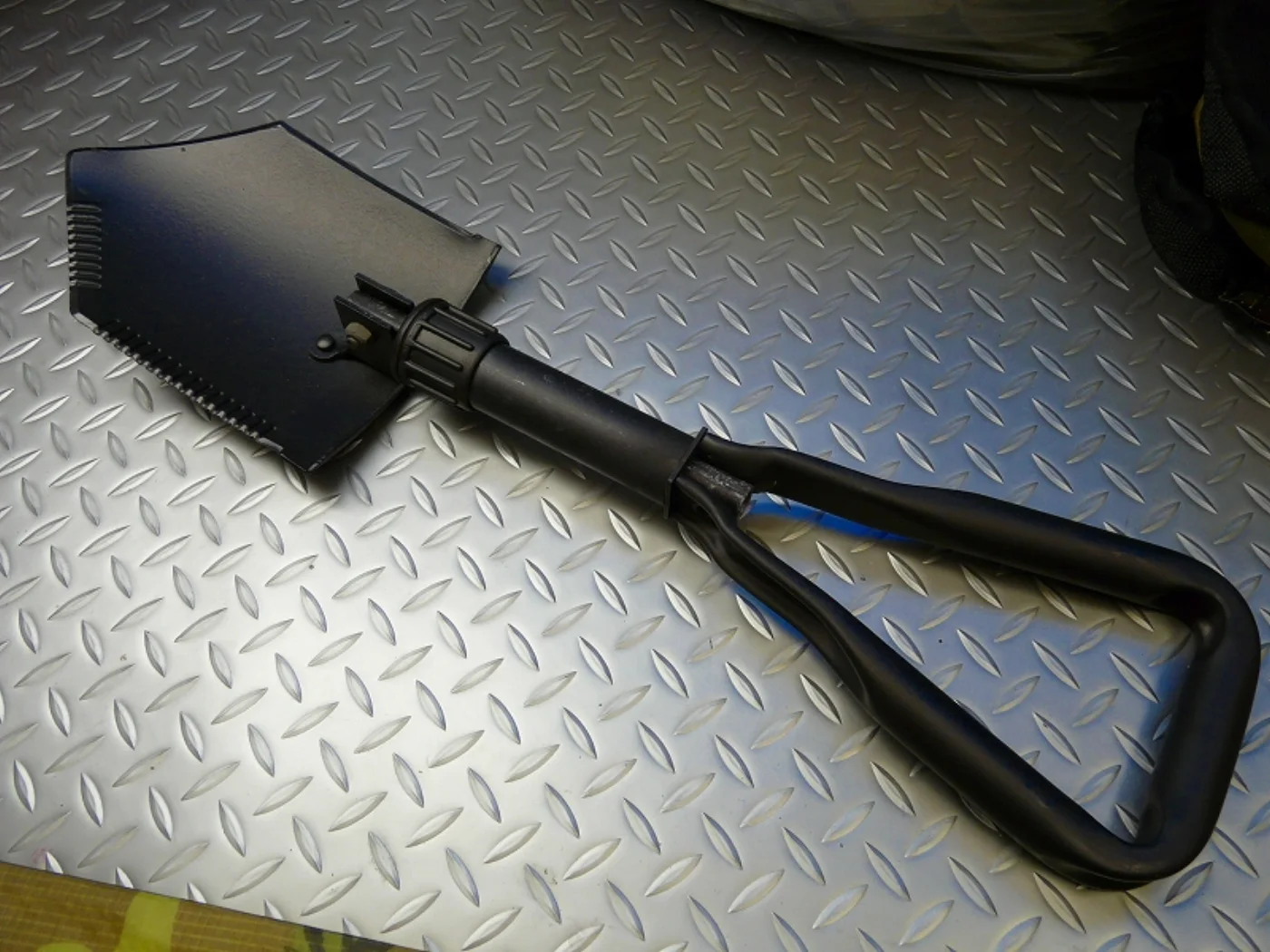 ミリタリーショップ 南国百貨店.COM|沖縄 E-TOOL 三つ折りスコップ デッドストック [B-1013] - E- 記録写真7