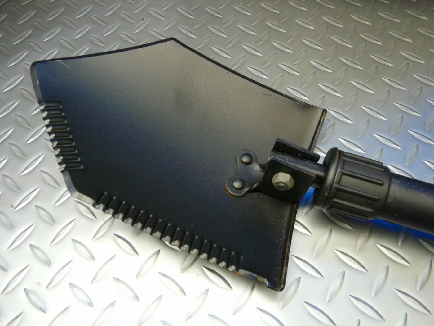 ミリタリーショップ 南国百貨店.COM|沖縄 E-TOOL 三つ折りスコップ デッドストック [B-1014] - E- 記録写真8