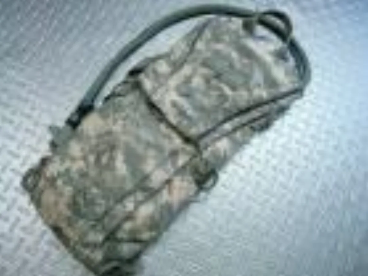ミリタリーショップ 南国百貨店.COM|沖縄 ACU CAMELBAK [Q-376] - ACU CAMELBAK米軍 記録写真1