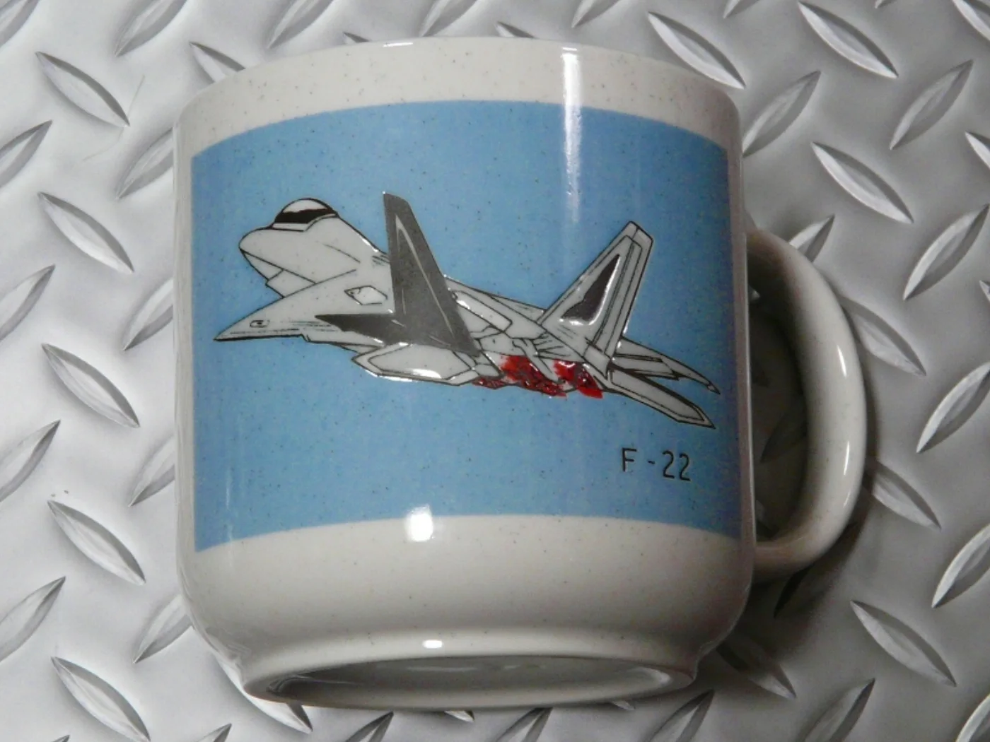 ミリタリーショップ 南国百貨店.COM|沖縄 大きな F-22 マグカップ 直径１０ｃｍ [Q-446] - 大きな F 記録写真4
