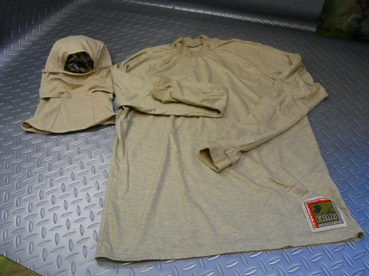 ミリタリーショップ 南国百貨店.COM|沖縄 USMC コンバットTシャツ長袖 TAN バラクラバセット [G-811] 記録写真2