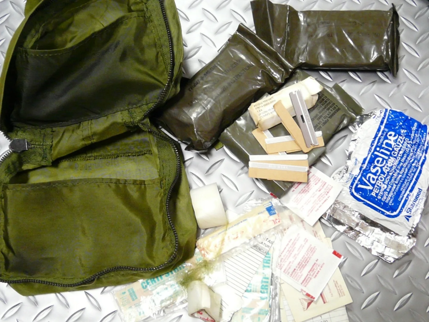 ミリタリーショップ 南国百貨店.COM|沖縄 FIRST AID KIT GENERAL PURPOSE [Q-463] 記録写真6