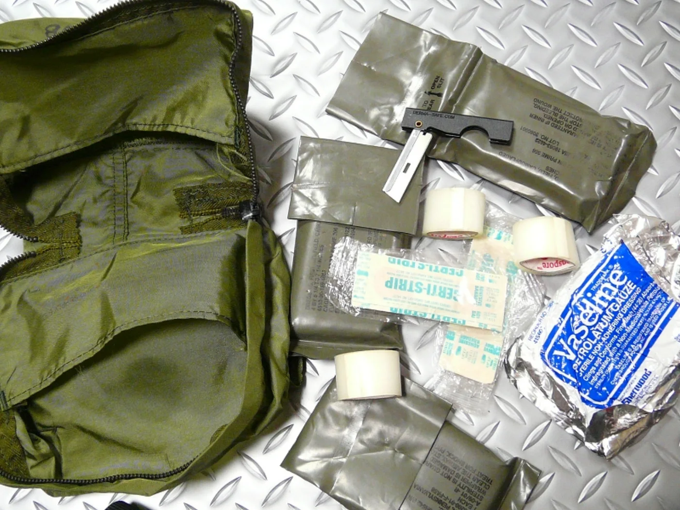ミリタリーショップ 南国百貨店.COM|沖縄 FIRST AID KIT GENERAL PURPOSE [Q-464] 記録写真6
