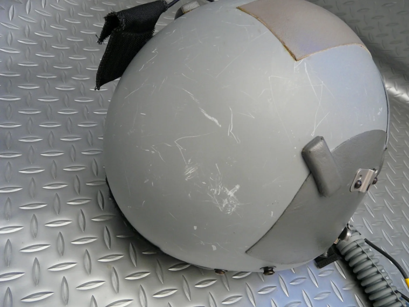 ミリタリーショップ 南国百貨店.COM|沖縄 空軍フライトヘルメット HGU-55/P 酸素マスク付き -L- [B-1 記録写真6
