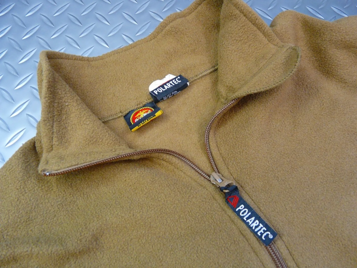 ミリタリーショップ 南国百貨店.COM|沖縄 POLARTEC ポーラテック フリース コヨーテ USMC -M- [H 記録写真6