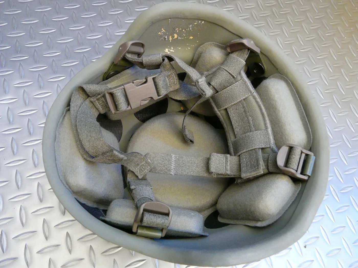 ミリタリーショップ 南国百貨店.COM|沖縄 ACU MICH ヘルメット 極上品 Mサイズ [B-970] - ACU 記録写真6