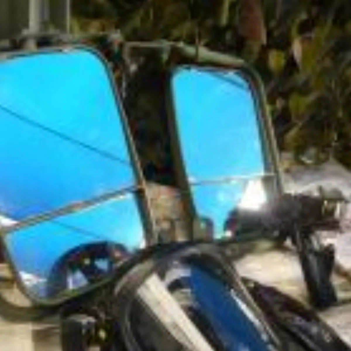 ミリタリーショップ 南国百貨店.COM|沖縄 軍用車両 ハンビー ハマー用ミラー左右セット 新品箱入り [Z HUMME 記録写真1