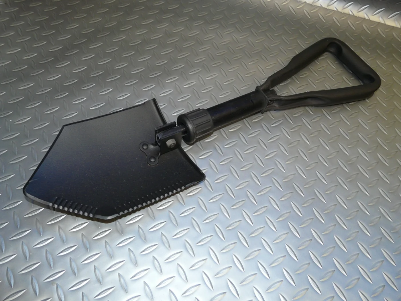 ミリタリーショップ 南国百貨店.COM|沖縄 E-TOOL 三つ折りスコップ デッドストック [B-1052] - E- 記録写真7