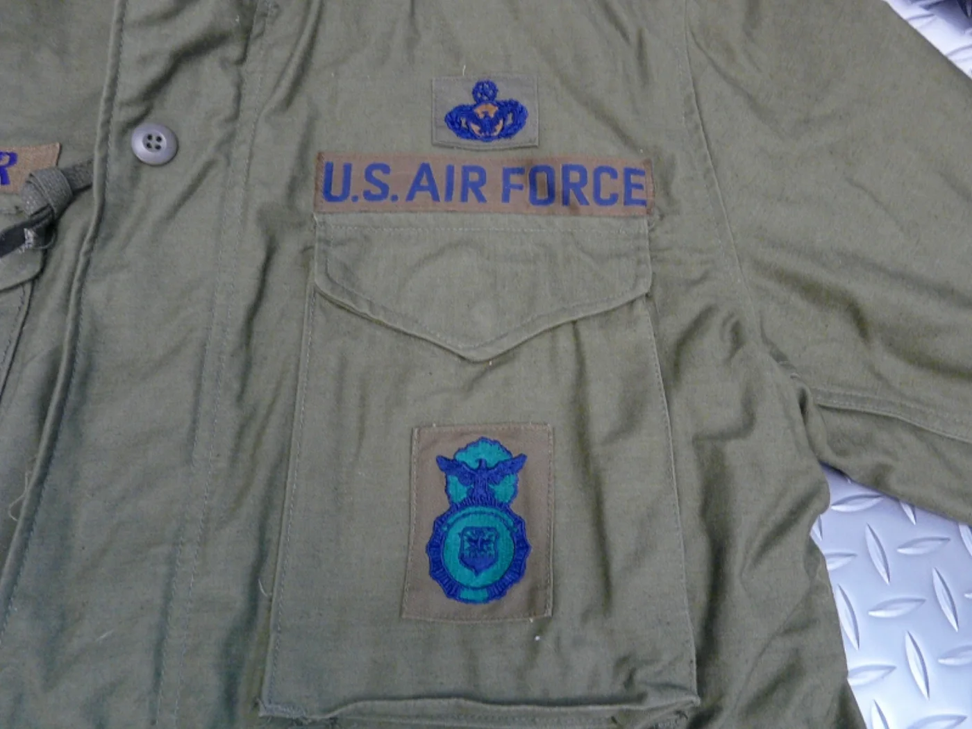 ミリタリーショップ 南国百貨店.COM|沖縄 M65ジャケット U.S.AIR FORCE OD S-R 極上品 パッチ 記録写真4