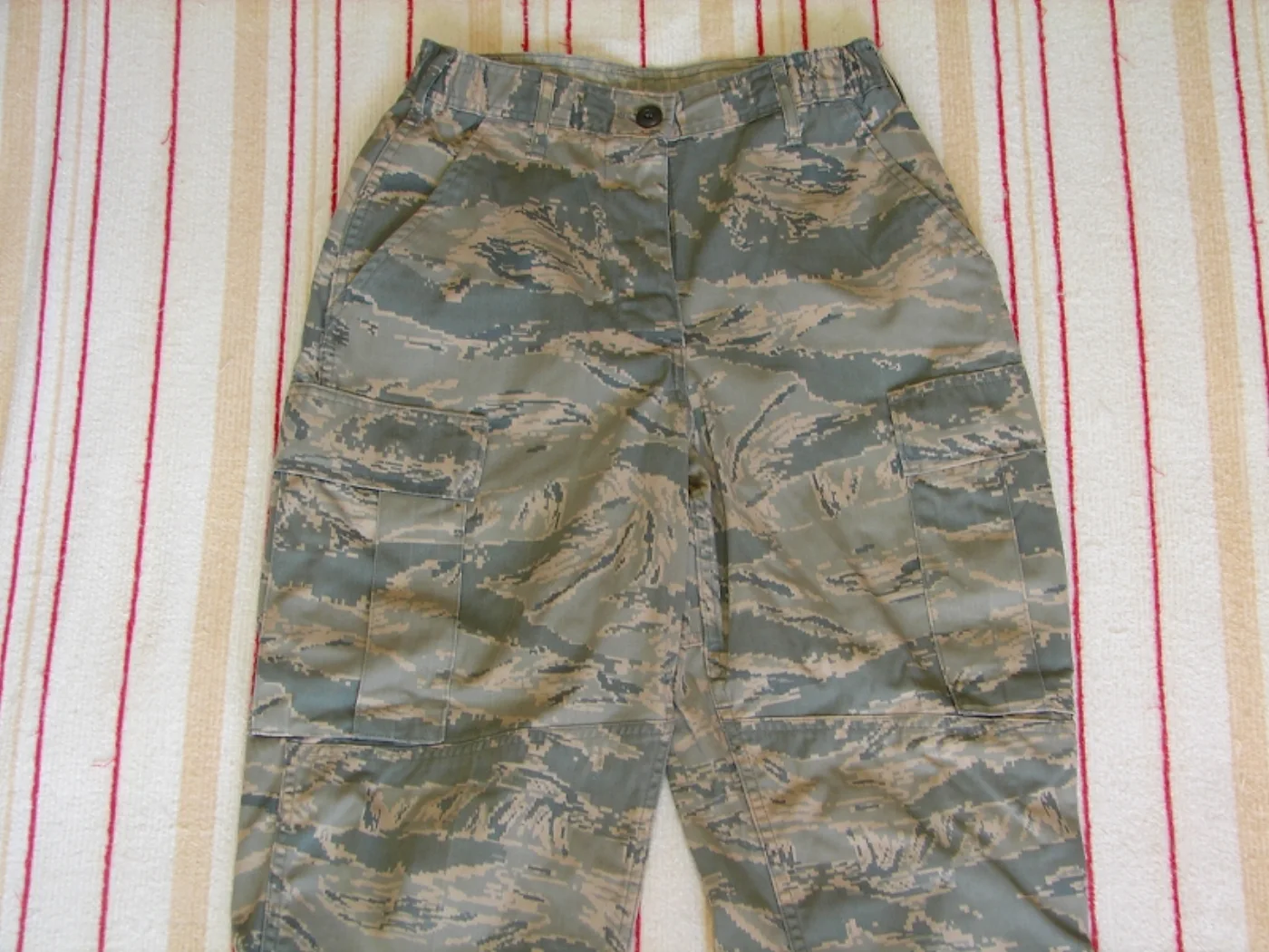 ミリタリーショップ 南国百貨店.COM|沖縄 U.S.AIRFORCE ABU 空軍新型迷彩 パンツ 8R 女性用 [Z 記録写真2