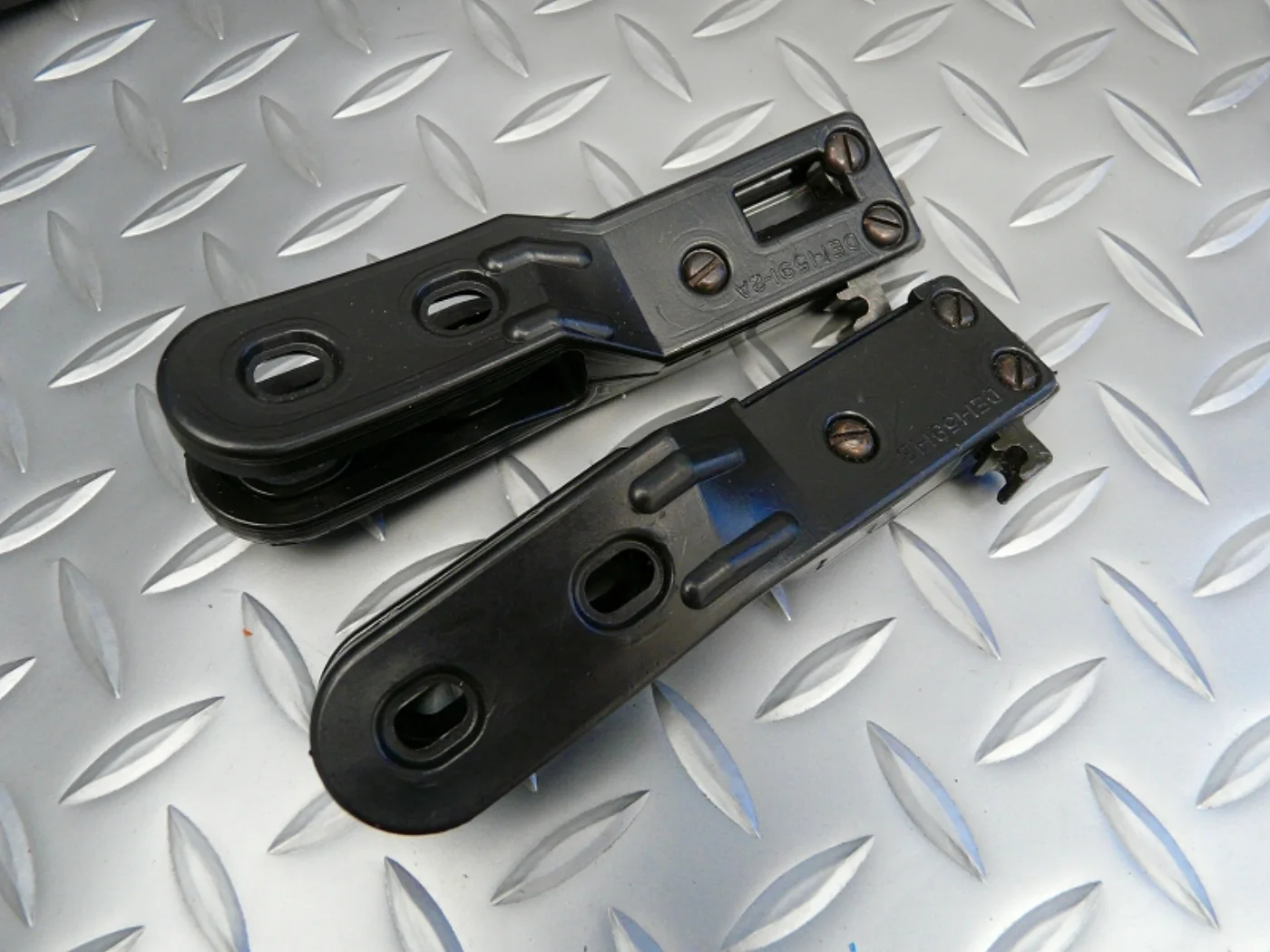 ミリタリーショップ 南国百貨店.COM|沖縄 CVCヘルメットのパーツでしょうか？ [Z D-1452] - CVCヘル 記録写真3