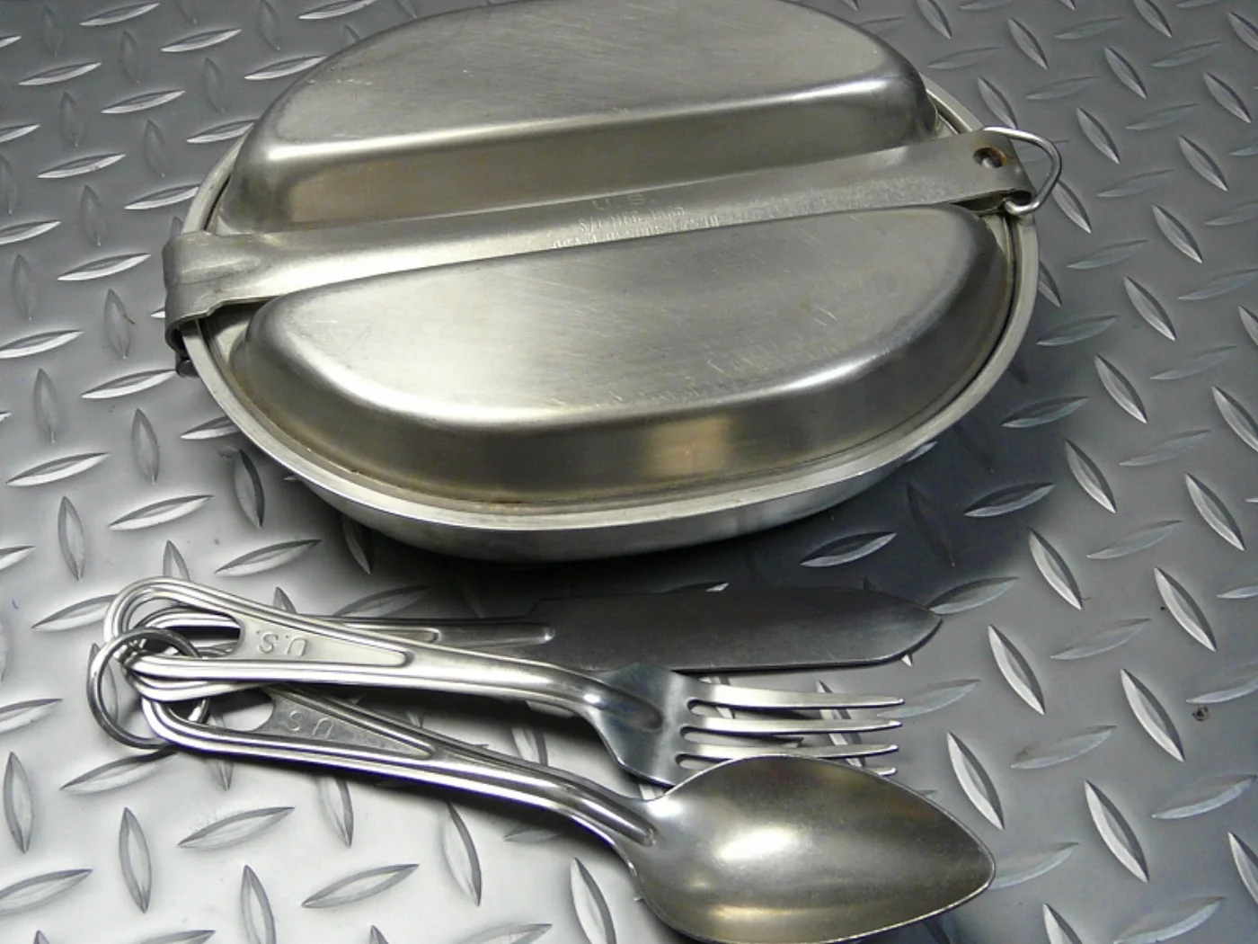 ミリタリーショップ 南国百貨店.COM|沖縄 メスキットパン 1965 + スプーン・ナイフ・フォークセット [B-10 記録写真5