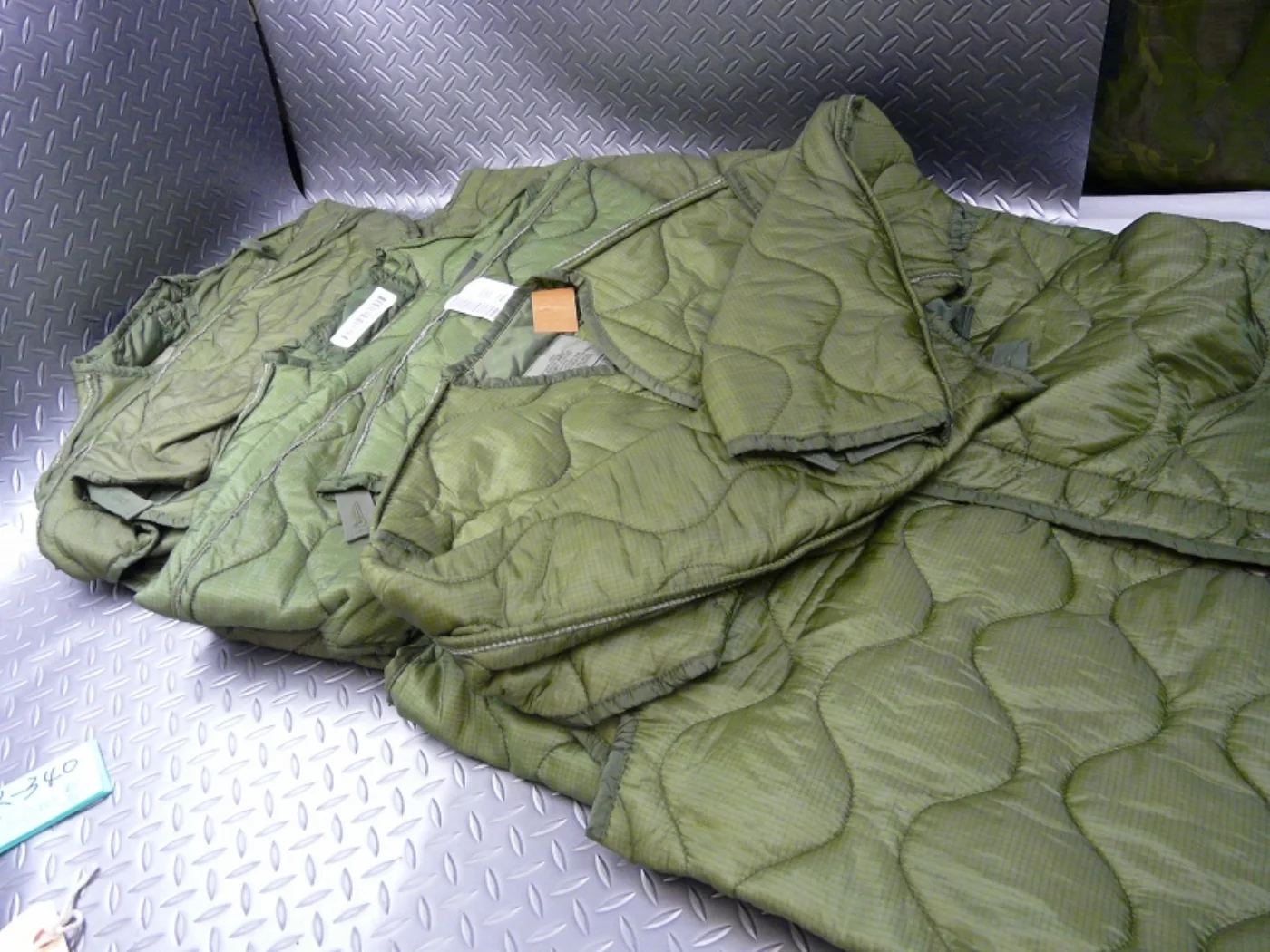 ミリタリーショップ 南国百貨店.COM|沖縄 M65ジャケット用ライナー L 新品 [Z K-340] - M65ジャケ 記録写真2