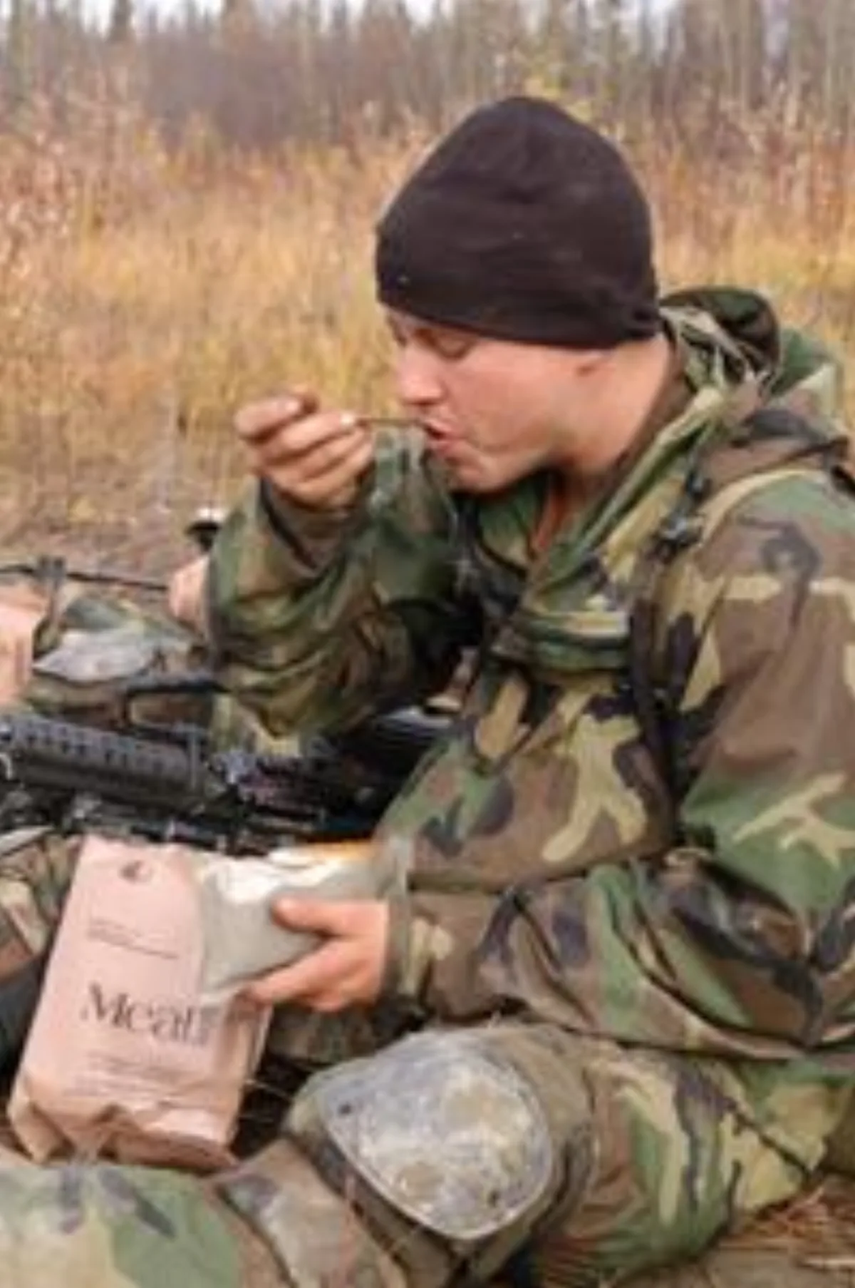 ミリタリーショップ 南国百貨店.COM|沖縄 MRE Cレーションの米軍での実食 [ZZZZ] - 戦場で野戦食、MRE 記録写真1