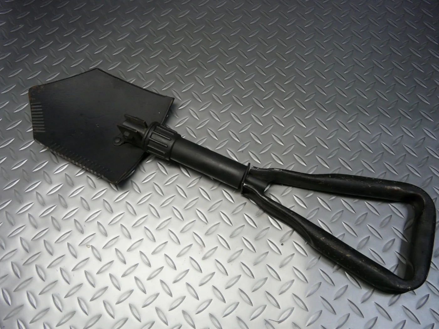 ミリタリーショップ 南国百貨店.COM|沖縄 米軍 三つ折りショベル E-TOOL 中古 [B-1099] - 米軍 三 記録写真6