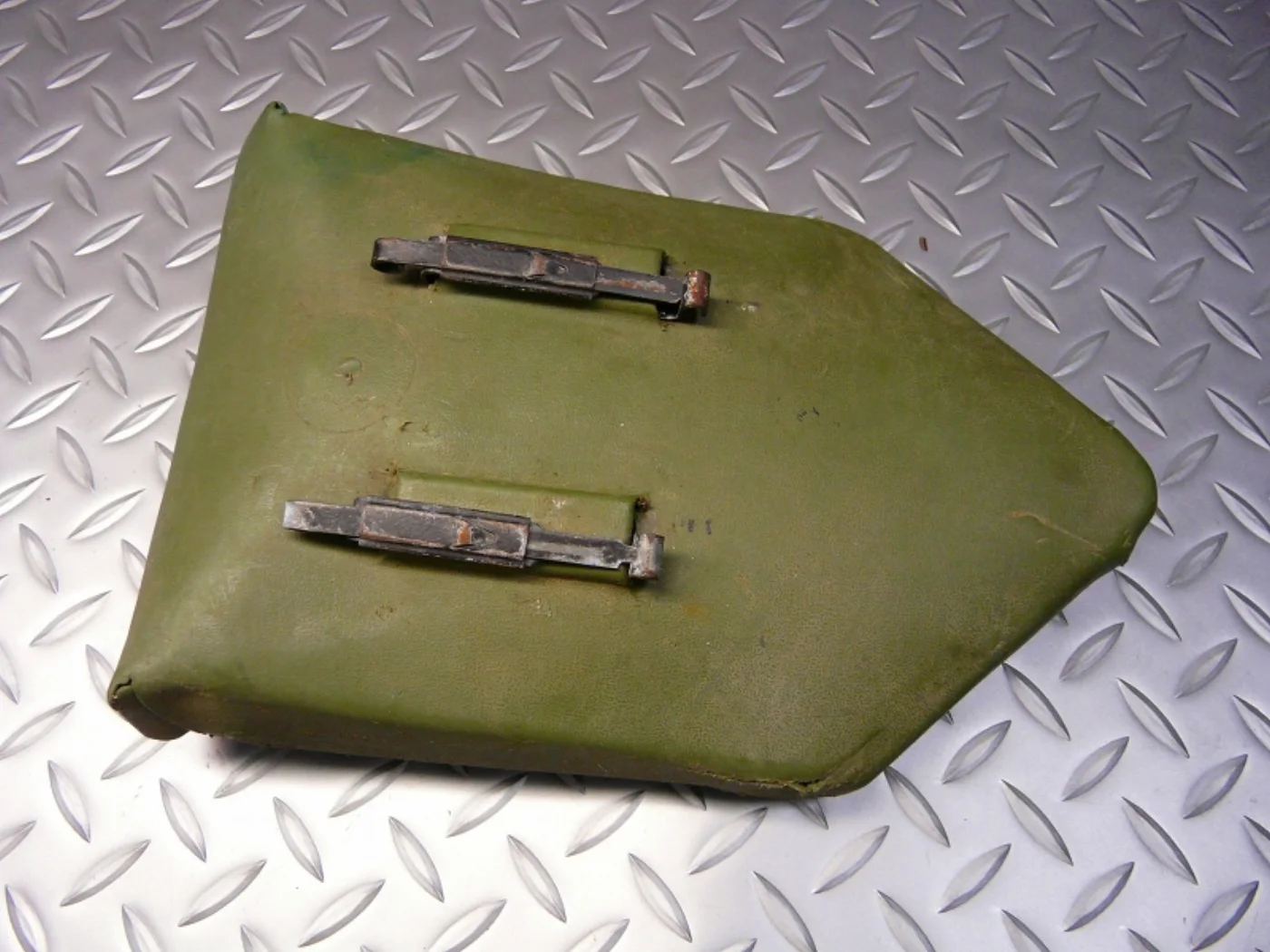ミリタリーショップ 南国百貨店.COM|沖縄 米軍 三つ折りショベル E-TOOL 中古 [B-1100] - 米軍 三 記録写真3