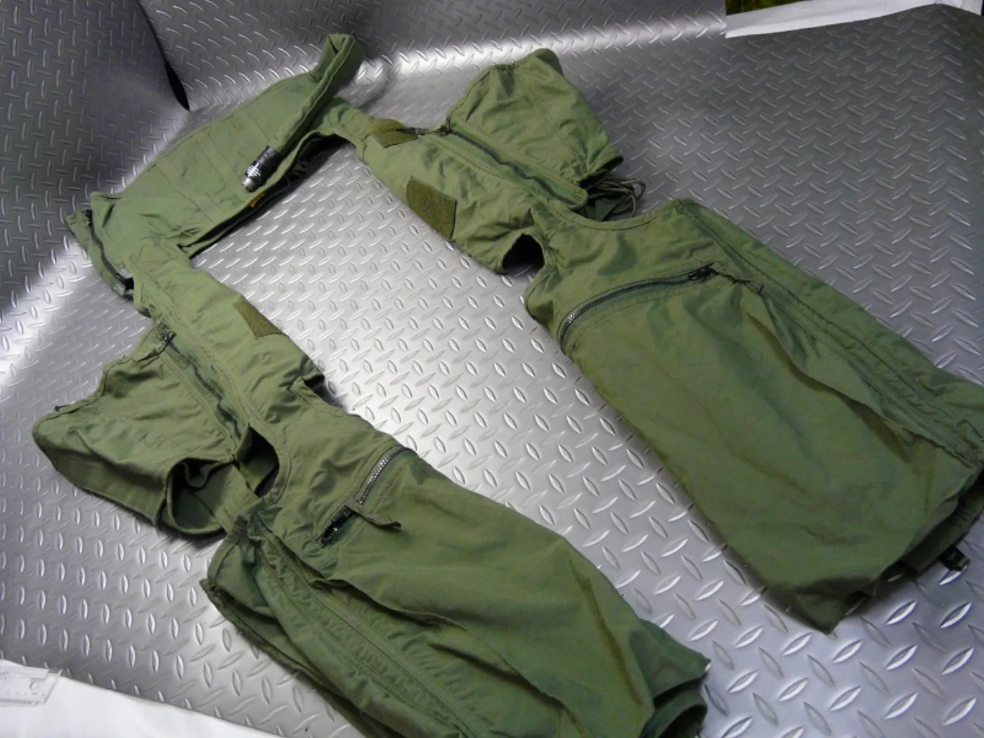 ミリタリーショップ 南国百貨店.COM|沖縄 Gパンツ ANTI-G GARMENT CSU-13B [B-1102] 記録写真2
