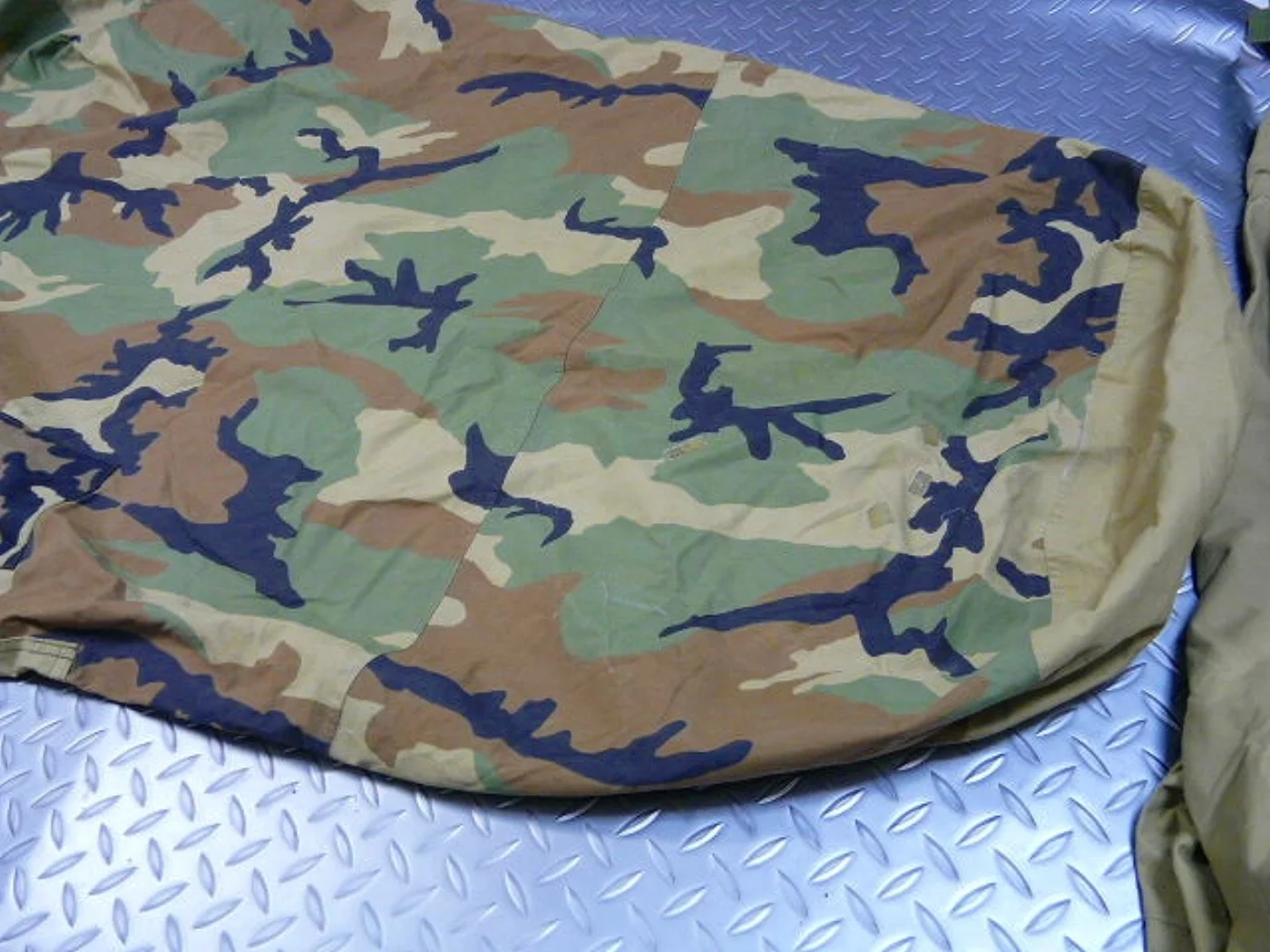 ミリタリーショップ 南国百貨店.COM|沖縄 ゴアテックス寝袋カバー [A-549] - 米軍実物のゴアテックス製、寝袋 記録写真3