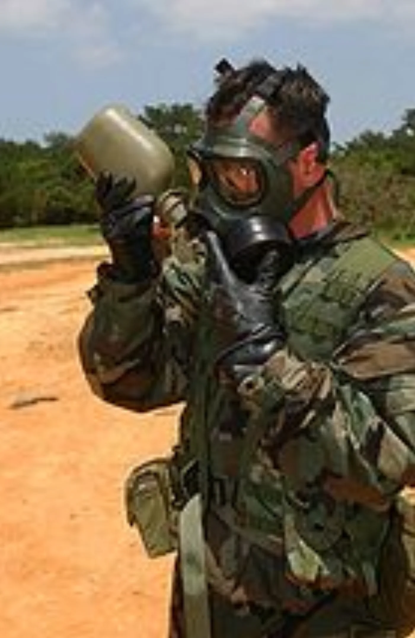 ミリタリーショップ 南国百貨店.COM|沖縄 M40 ガスマスク 米軍 [Z I-558] - M40 ガスマスク米軍放 記録写真3