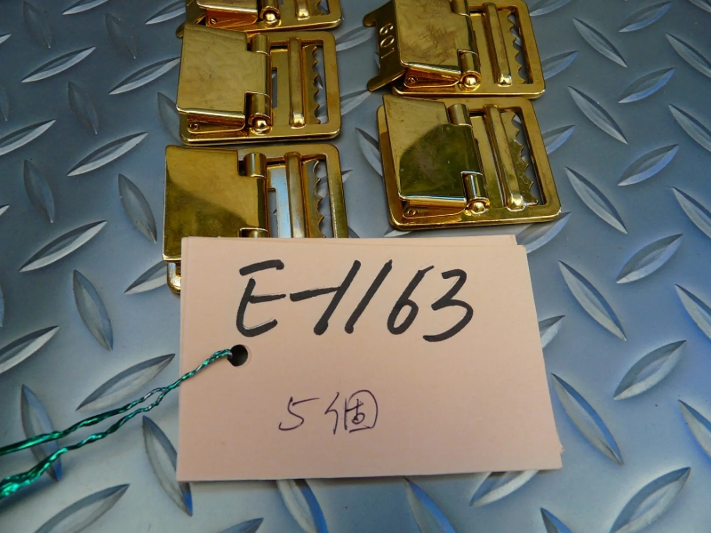 ミリタリーショップ 南国百貨店.COM|沖縄 USMC 昔のBDUベルトのバックル ゴールド ５個セット [Z E-11 記録写真2